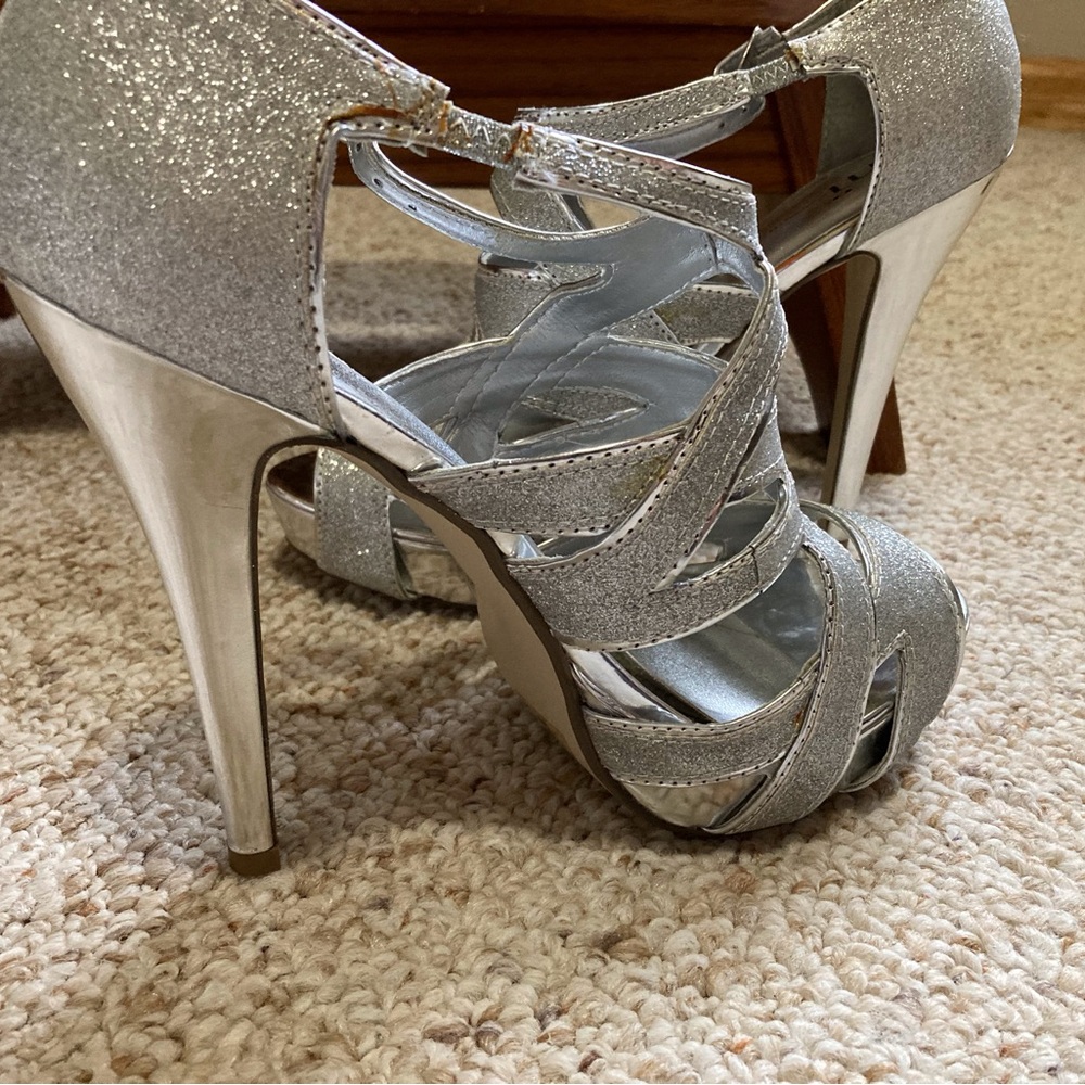 Shi by JOURNEYS Silver Platform Heels